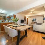 Apartman 2 Bedroom Flat In Center