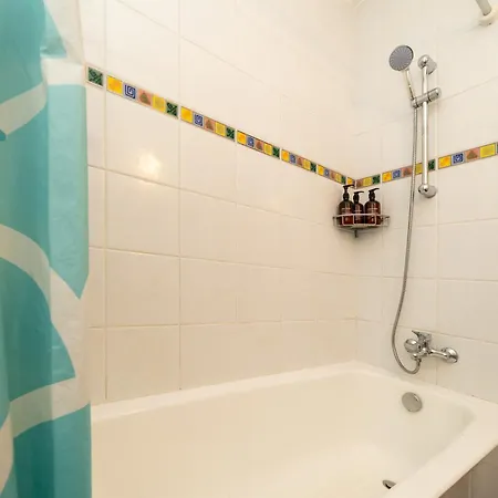 2 Bedroom Flat In Center