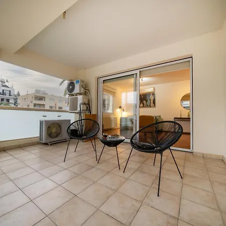 2 Bedroom Flat In Center *