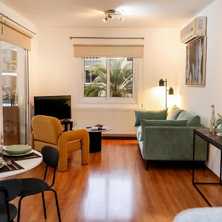 2 Bedroom Flat In Center * نيقوسيا