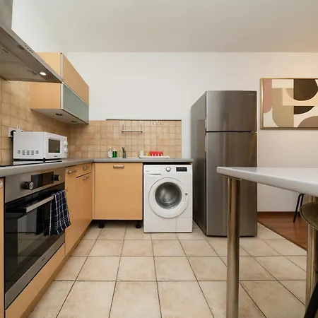 2 Bedroom Flat In Center * نيقوسيا