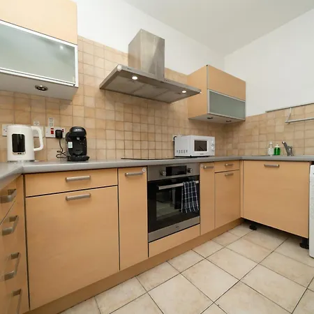 2 Bedroom Flat In Center *