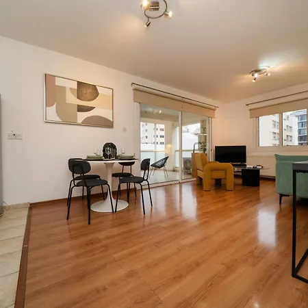 2 Bedroom Flat In Center شقة نيقوسيا