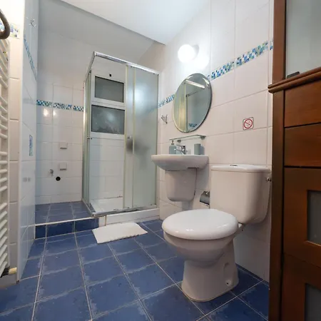 2 Bedroom Flat In Center