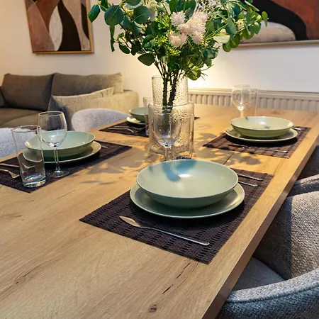 2 Bedroom Flat In Center شقة