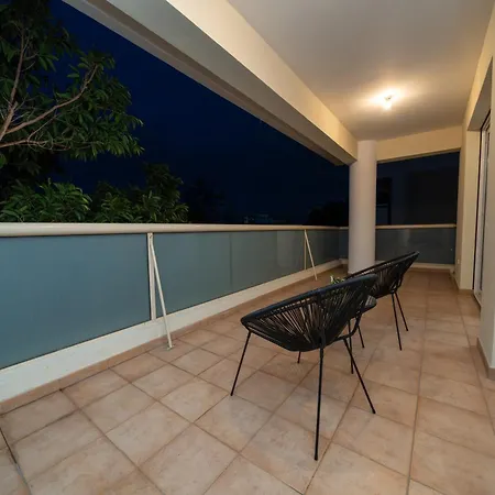 Διαμέρισμα 2 Bedroom Flat In Center *
