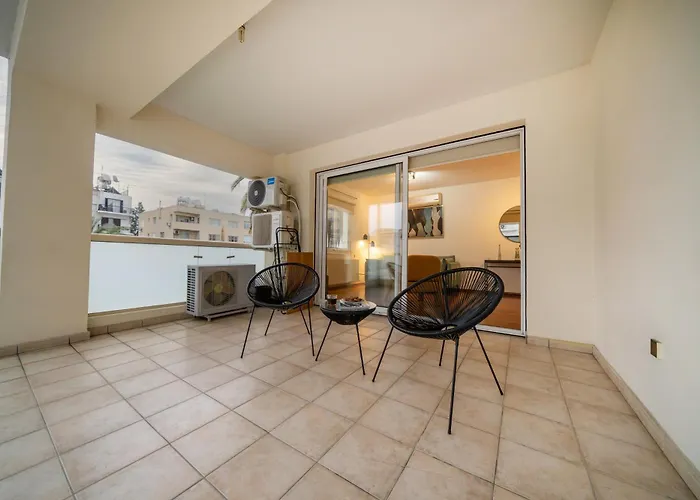 2 Bedroom Flat In Center *