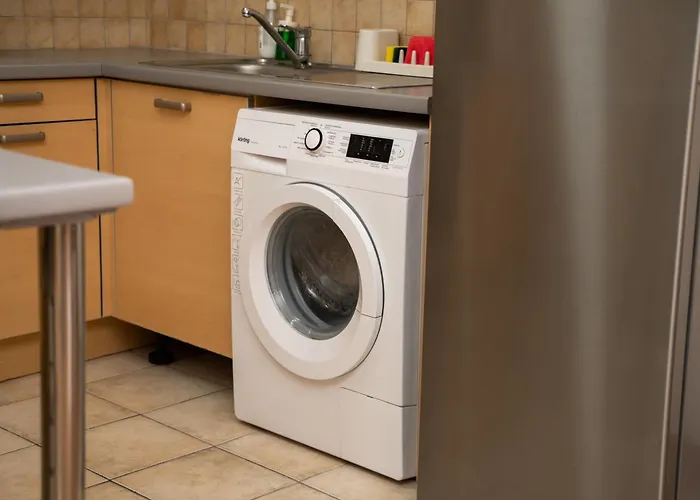 2 Bedroom Flat In Center *