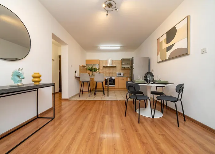 2 Bedroom Flat In Center Lägenhet Nicosia