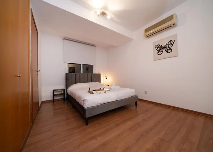 Lägenhet 2 Bedroom Flat In Center Nicosia