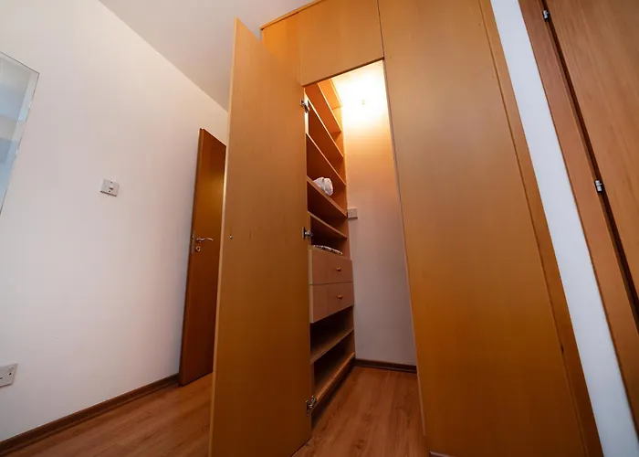 2 Bedroom Flat In Center 니코시아