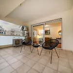 2 Bedroom Flat In Center *