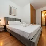 Appartement 2 Bedroom Flat In Center
