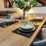 2 Bedroom Flat In Center Appartement