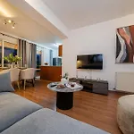 2 Bedroom Flat In Center Appartement