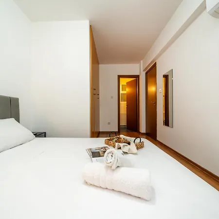 Διαμέρισμα 2 Bedroom Flat In Center