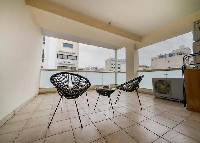 Διαμέρισμα 2 Bedroom Flat In Center *