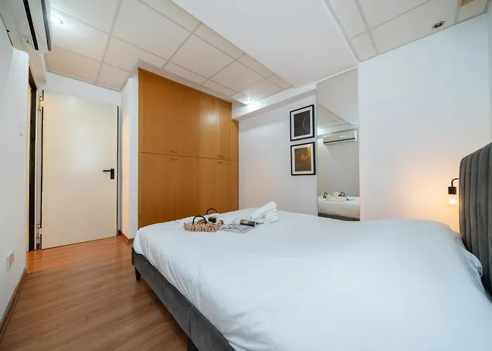 2 Bedroom Flat In Center Διαμέρισμα