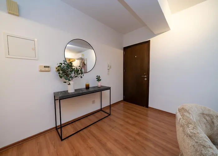Διαμέρισμα 2 Bedroom Flat In Center