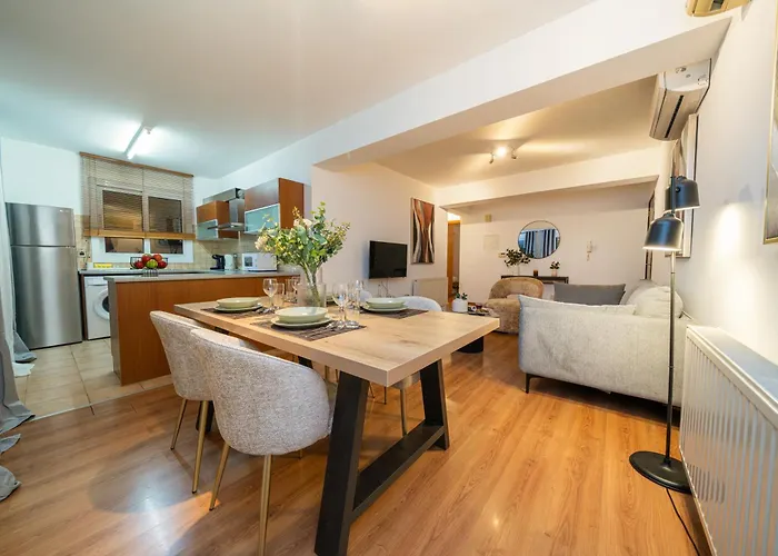 Διαμέρισμα 2 Bedroom Flat In Center