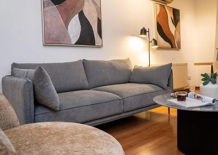 2 Bedroom Flat In Center Διαμέρισμα